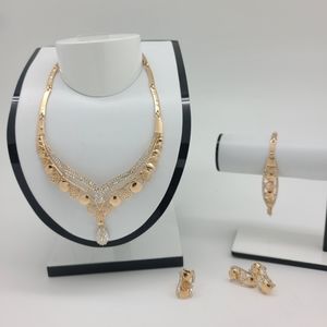 Elegant Gold Jewelry Set
